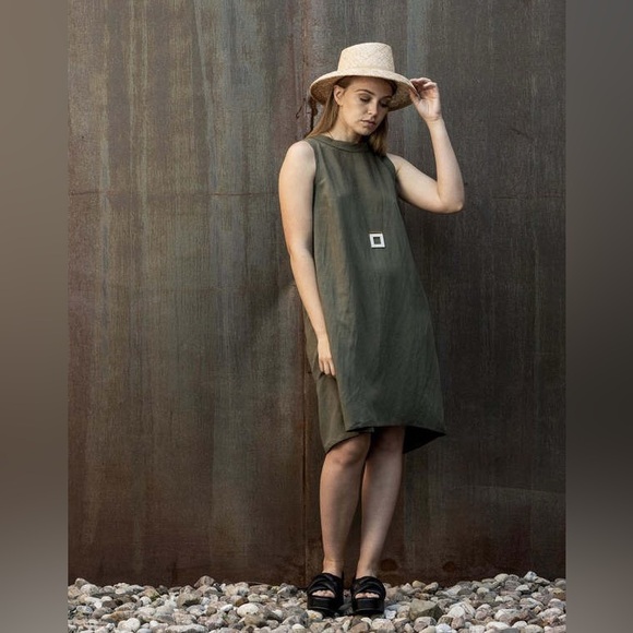 Sleeveless linen blend dress - Picture 3 of 6